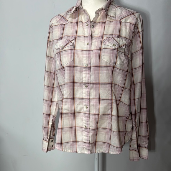 Wrangler Pink Cream Plaid Shirt Pearl Snap Long Sleeve Roll Tab Ladies Medium - Picture 1 of 10